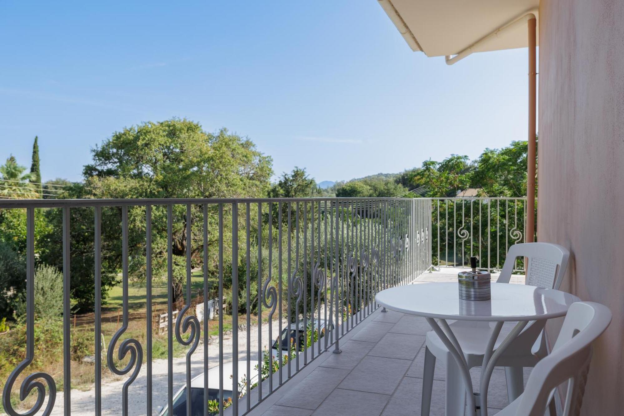 Sundial House Apartment Poulades Luaran gambar